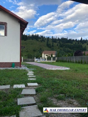 vila-5-camere-cu-teren-de-1000-mp-de-vanzare-in-leresti-arges-casa-de-vis-in-zona-de-munte-6