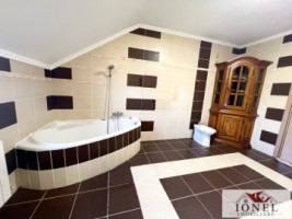 vila-de-vanzare-in-sebes-pretabila-pentru-doua-familii-9