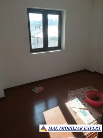 vand-apartament-4-camere-confort-1-et-3-inapa-sarata-campulung-muscel-arges-3