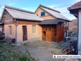 nu-vand-deocamdata-casa-4-camere-teren-5000-mp-campulung-1