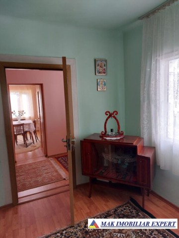 vand-casa-si-anexa-demolabila-cu-teren-de-916-mp-in-centru-campulung-muscel-arges-11