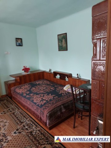 vand-casa-si-anexa-demolabila-cu-teren-de-916-mp-in-centru-campulung-muscel-arges-9