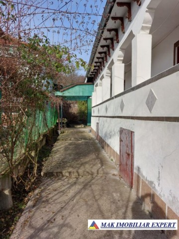 vand-casa-si-anexa-demolabila-cu-teren-de-916-mp-in-centru-campulung-muscel-arges-3