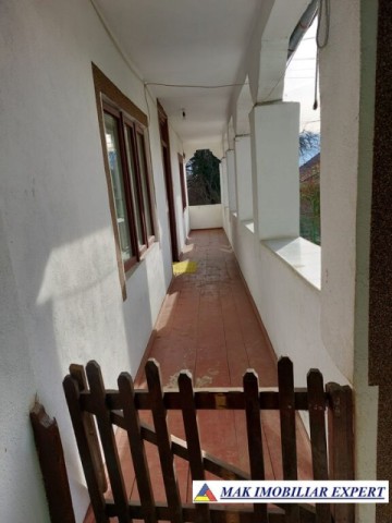 vand-casa-si-anexa-demolabila-cu-teren-de-916-mp-in-centru-campulung-muscel-arges-4