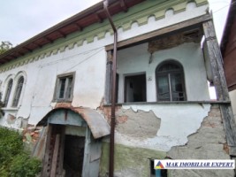 vand-casa-si-anexa-demolabila-cu-teren-de-916-mp-in-centru-campulung-muscel-arges-29
