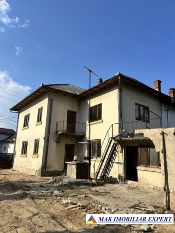 casa-6-camere-cu-teren-de-1047-mp-de-vanzare-in-domnesti-arges-locuinta-spatioasa-si-moderna-3