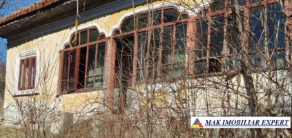 casa-batraneasca-cu-teren-de-2727-mp-de-vanzare-in-mihaiesti-arges-o-oportunitate-pentru-renovare-1