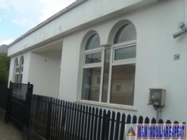 casaspatiu-2-camere-124-mp-de-inchiriat-in-centru-campulung-muscel-arges-1