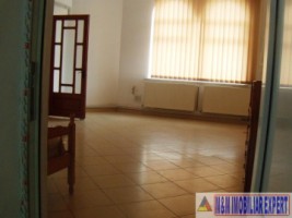 casaspatiu-2-camere-124-mp-de-inchiriat-in-centru-campulung-muscel-arges-6