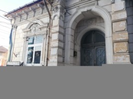 vand-vila-de-patrimoniu-cu-14-camere-si-teren-de-969-mp-pitesti-arges-2