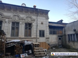 vand-vila-de-patrimoniu-cu-14-camere-si-teren-de-969-mp-pitesti-arges-7