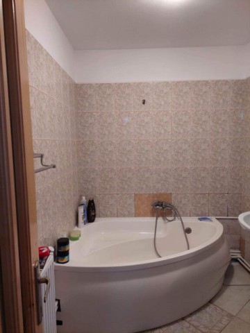 de-inchiriat-apartament-3-camere-zona-calea-nationala-300-euro-5