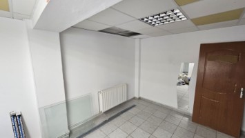 central-spatiu-comercial-144-mp-pret-magazin-alimentar-sau-divere-activitati-19