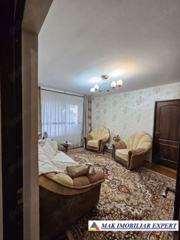 apartament-2-camere-de-vanzare-recent-renovat-cu-loc-de-parcare-si-boxa-in-visoi-campulung-muscel-arges-3