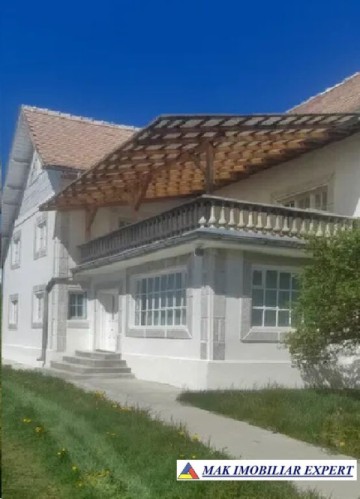 de-vanzare-vila-4-camere-cu-teren-de-5000-mp-in-schitu-golesti-arges