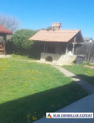 de-vanzare-vila-4-camere-cu-teren-de-5000-mp-in-schitu-golesti-arges-1