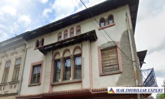 rezervat-dec-2025-de-vanzare-spatiu-comercial-locuinta-e-vila-7-camere-centru-campulung-muscel-arges