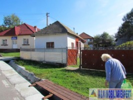 casa-cu-2-camere-si-teren-de-750-mp-de-vanzare-in-poienarii-de-muscel-arges