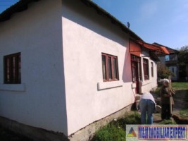 casa-cu-2-camere-si-teren-de-750-mp-de-vanzare-in-poienarii-de-muscel-arges-4