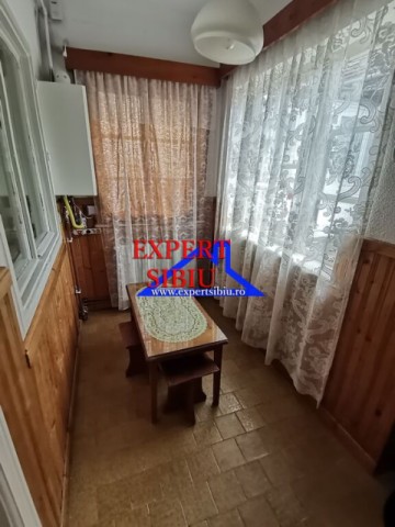 inchiriez-apartament-2-camera-la-casa-zona-calea-poplacii-7