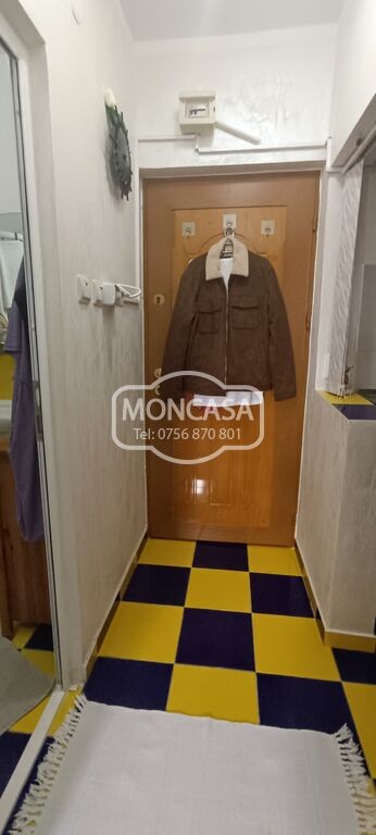 garsoniera-zona-scoala-13-in-bloc-de-apartamente-etaj-4-cu-sarpanta-4