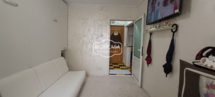 garsoniera-zona-scoala-13-in-bloc-de-apartamente-etaj-4-cu-sarpanta-7
