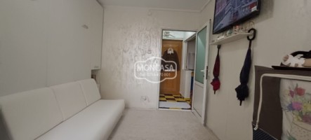 garsoniera-zona-scoala-13-in-bloc-de-apartamente-etaj-4-cu-sarpanta-6