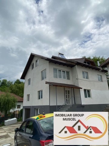 complex-de-trei-case-10-camere-pret-300000-euro-negociabil-6