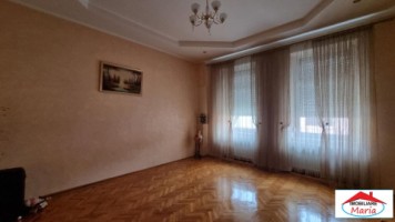 casa-in-zona-centrala-cu-garaj-id-22671-2