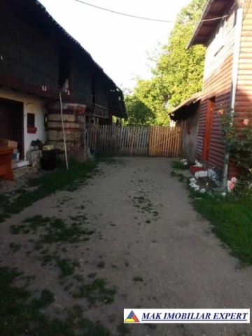 casa-5-camere-teren-4430-mp-de-vanzare-in-pietrosani-domnesti-arges-4