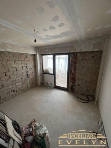apartament-4-camere-suprafata-90mp-zona-mall-pret-96000-euro-negociabil-4