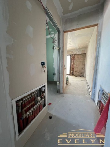 apartament-4-camere-suprafata-90mp-zona-mall-pret-96000-euro-negociabil-7