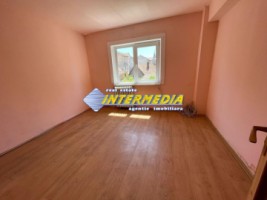 apartament-4-camere-decomandat-de-vanzare-in-alba-iulia-cetate-4