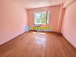 apartament-4-camere-decomandat-de-vanzare-in-alba-iulia-cetate-3
