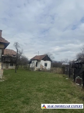 2-corpuri-de-casa-vechi-teren-4040-mp-de-vanzare-in-schitu-golesti-arges-ideal-pentru-renovare-sau-dezvoltare-2