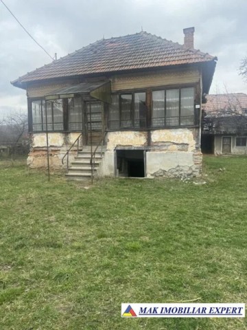 2-corpuri-de-casa-vechi-teren-4040-mp-de-vanzare-in-schitu-golesti-arges-ideal-pentru-renovare-sau-dezvoltare