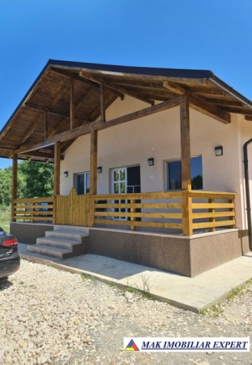 casa-3-camere-teren-7000-mp-de-vanzare-in-valea-mare-pravat-arges-ideala-pentru-familie-2