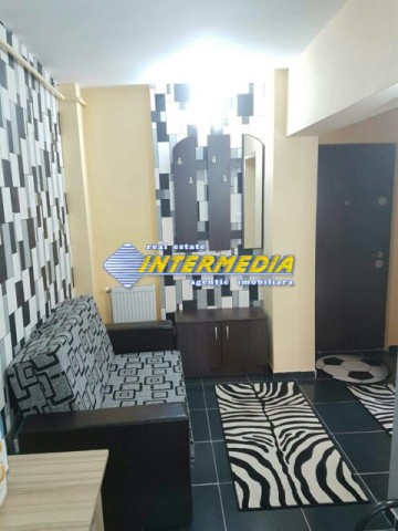 garsoniera-de-inchiriat-in-alba-iulia-32-mp-finisata-si-mobilata-complet-4