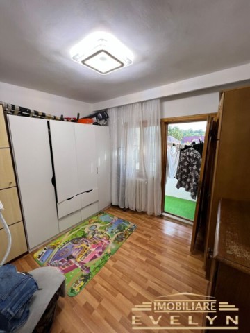 de-vanzare-apartament-4-camere-etaj-2-str-calea-nationala-farmacia-husac-4