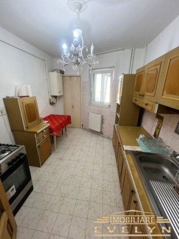 apartament-2-camere-tip-decomandat-zona-piata-mare-pret-64000-euro-negociabil-3