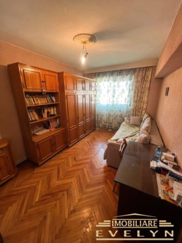 apartament-2-camere-tip-decomandat-zona-piata-mare-pret-64000-euro-negociabil-2