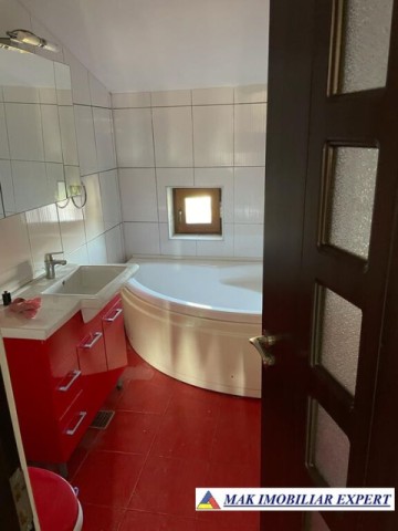 vila-6-camere-teren-210-mp-de-vanzare-in-ovidiu-sud-constanta-ideala-pentru-familie-14