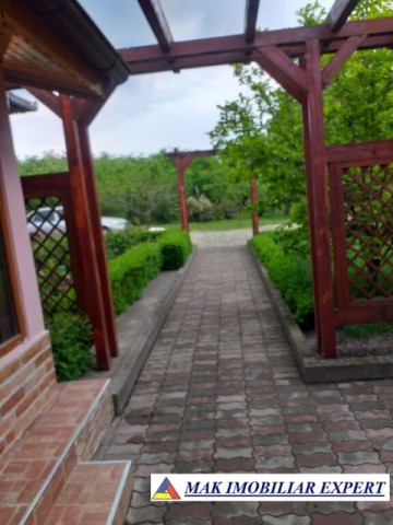 vila-11-camere-teren-6600-mp-de-vanzare-in-negoi-dolj-oportunitate-pentru-proiecte-rezidentiale-sau-turistice-65