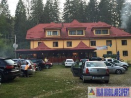 vila-de-23-camere-si-cabana-montana-cu-teren-de-600-mp-de-vanzare-in-arefu-baraj-vidraru-ideala-pentru-afacere-turistica-1