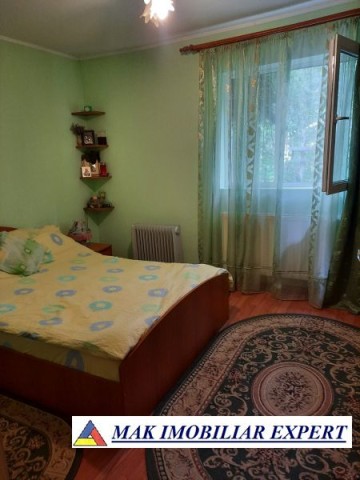 vila-cu-5-camere-si-teren-de-854-mp-de-vanzare-in-berevoiesti-ideala-pentru-locuinta-spatioasa-4