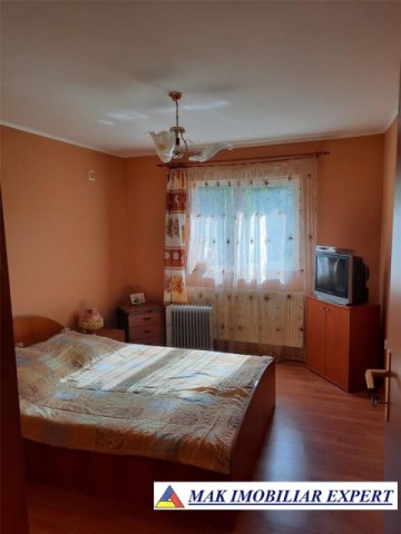 vila-cu-5-camere-si-teren-de-854-mp-de-vanzare-in-berevoiesti-ideala-pentru-locuinta-spatioasa-5