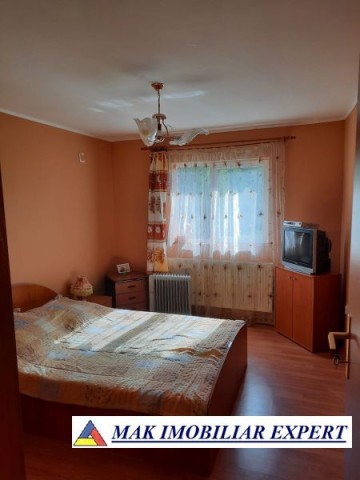 vila-cu-5-camere-si-teren-de-854-mp-de-vanzare-in-berevoiesti-ideala-pentru-locuinta-spatioasa-7