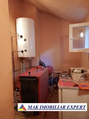 vila-cu-5-camere-si-teren-de-854-mp-de-vanzare-in-berevoiesti-ideala-pentru-locuinta-spatioasa-14