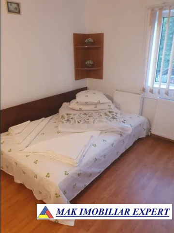 pensiune-in-functiune-cu-9-camere-teren-de-1800-mp-si-suprafata-construita-de-700-mp-de-vanzare-in-poienile-valsanului-bradulet-arges-ideala-pentru-investitie-turistica-3
