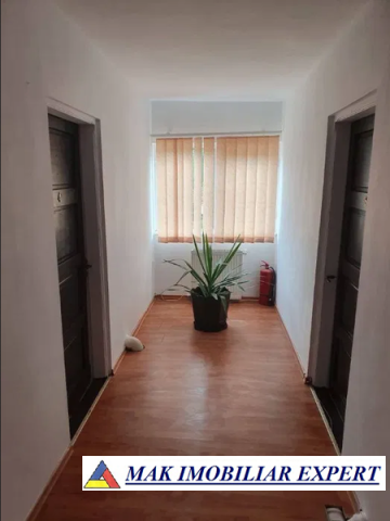 pensiune-in-functiune-cu-9-camere-teren-de-1800-mp-si-suprafata-construita-de-700-mp-de-vanzare-in-poienile-valsanului-bradulet-arges-ideala-pentru-investitie-turistica-2